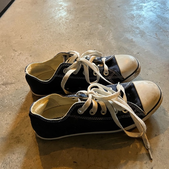 Converse runners size 6 - Picture 2 of 3